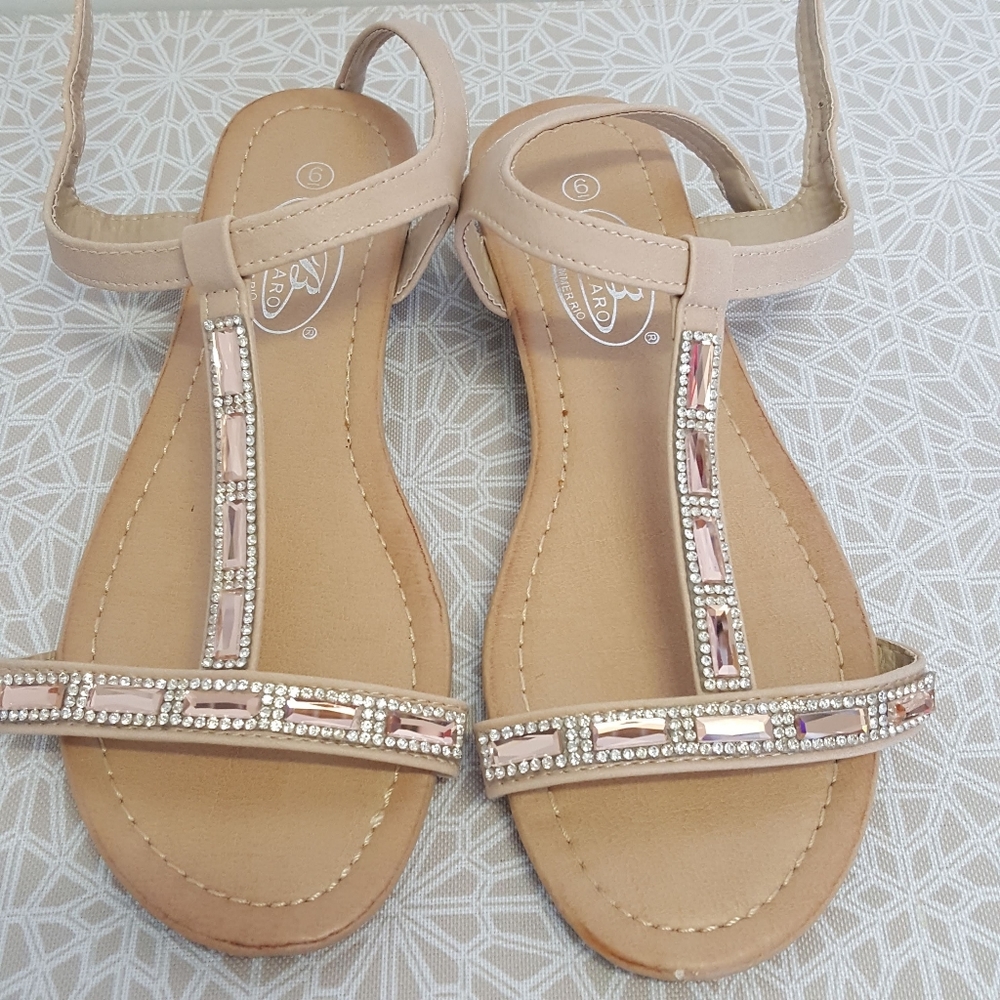 Flat Sandals - Picture 2 of 6